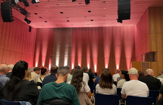 Serdar Somuncu am Samstag, 12.09.2026, im Lech-Saal der Kongresshalle Augsburg
