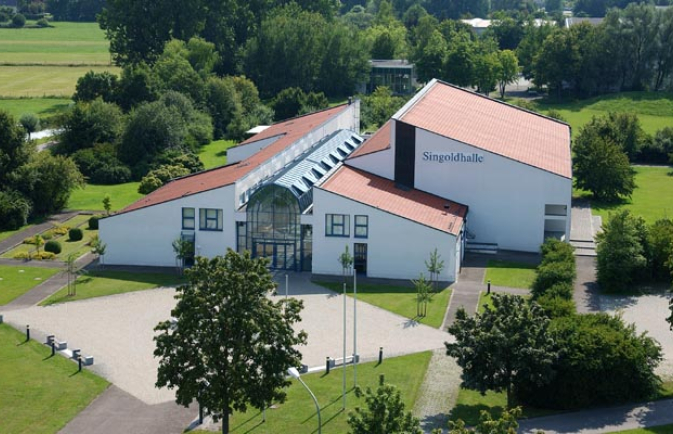 Singoldhalle_außen_02-online.jpg