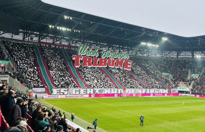 FCA Uli Biesinger TribüneON.jpg
