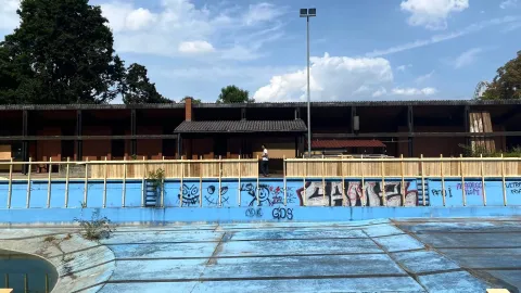 Resonanz am Pool