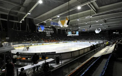 Curt-Frenzel-Stadion