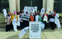 Omas gegen Rechts querON.jpg