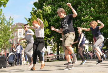 Swing in the City