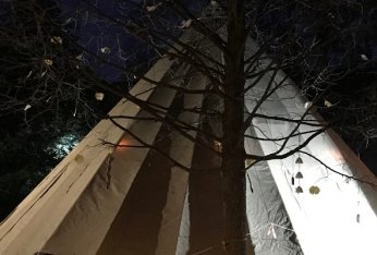 Märchenzelt Nacht.jpg